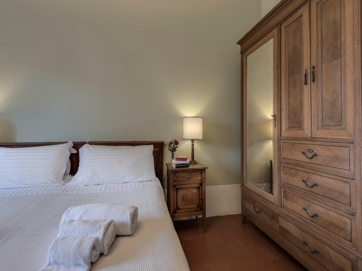 Bed and Breakfast Tenuta Di Capezzana Seano Экстерьер фото